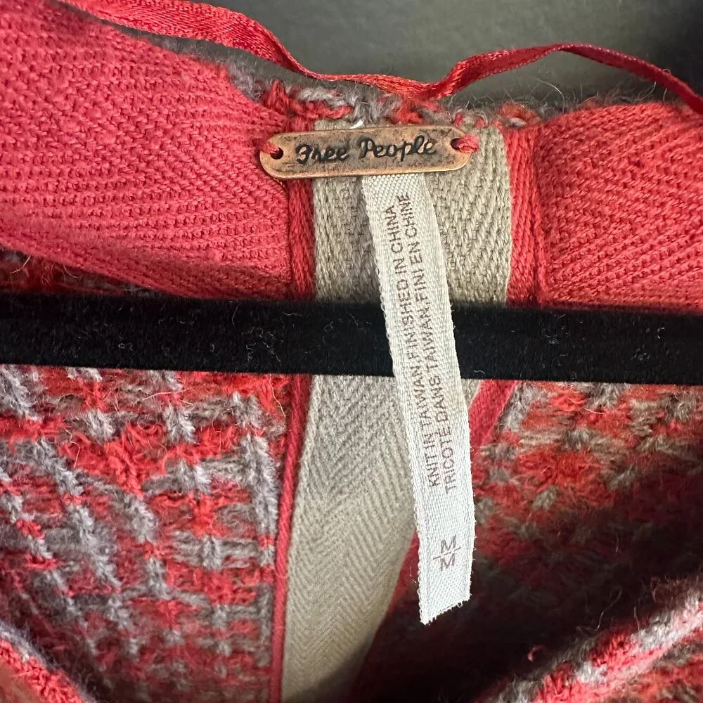 Free People Raggy Hoodie Sweater Womens Sz Medium Red Oversized Boho V-Neck Top - Picture 4 of 7